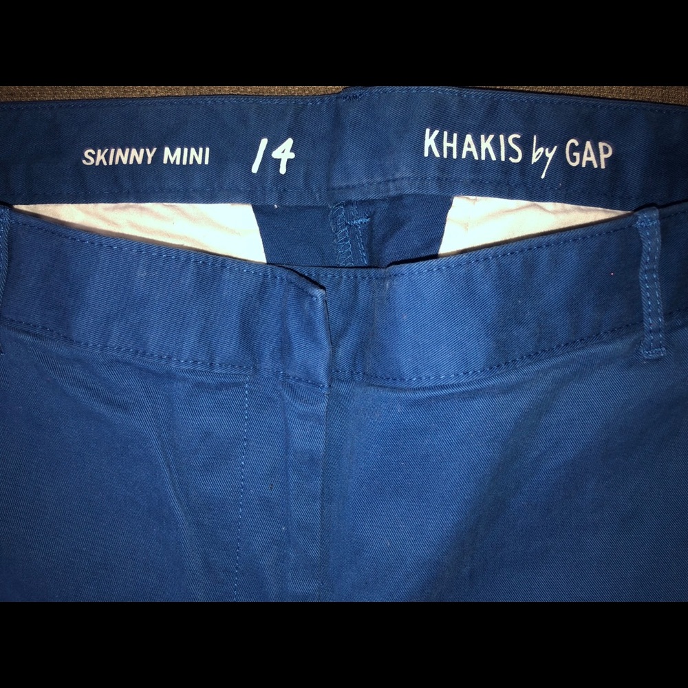 Gap Skinny Mini Cropped Khakis - 12